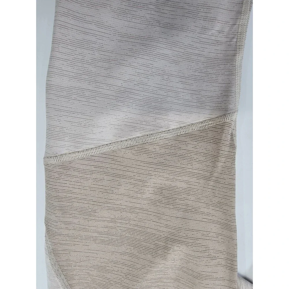 Outdoor Voices L Two-Tone Cropped Leggings Capri Workout Beige Stretch EUC‎